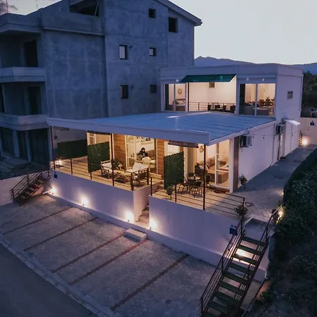 Panorama Apartment *